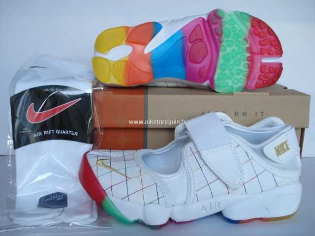 Nouveau 2011 Luxuriante Baskets Nike Shox Rift Blanche